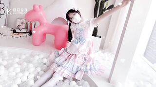 会所首发扣扣传媒-FSOG002-萝莉天花板粉色情人，游戏洛丽塔迷妹，弯屌爆肏蜜汁嫩鲍白浆泛滥成灾