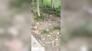 乱伦大神 大胸嫂子会喷水 与嫂子打野炮激战正酣 突然有人过来 想邀请他一起操嫂子！